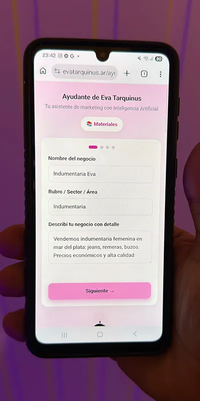 La herramienta de inteligencia artificial de la capacitación funcionando en el teléfono